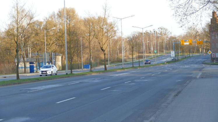 Die längste Straße Schwerins: Etwa acht Kilometer ist die Ludwigsluster Chaussee lang.