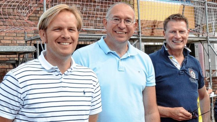 Arne Schwartz (von links), Burkhard Schmidt und Sven Koopmann sind die drei Hausärzte in der Barmstedter Praxisgemeinschaft an der August-Christen-Straße.