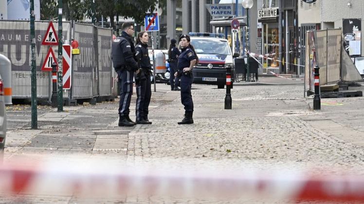 Bewaffnete Polizisten im Zentrum der österreichischen Hauptstadt.