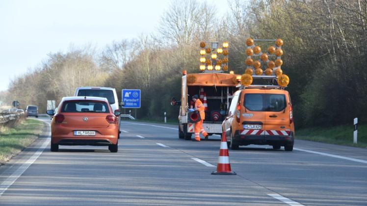 Bis zum Ende des Jahres muss auf der A1 in Fahrtrichtung Norden zwischen Pansdorf und Neustadt Mitte mit Verkehrsbehinderungen gerechnet werden.