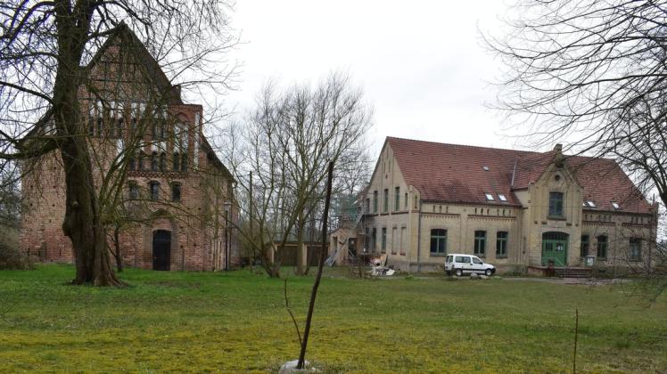 Warmhaus und ehemaliges Gutsverwalterhaus der Klosteranlage in Tempzin