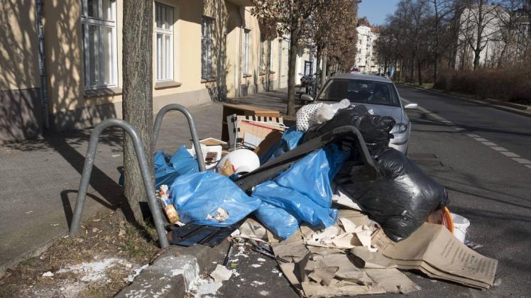 Ob eine Müllkontroll-Einheit wirklich zu weniger illegaler Abfallentsorgung führen würde? (Symbolfoto)