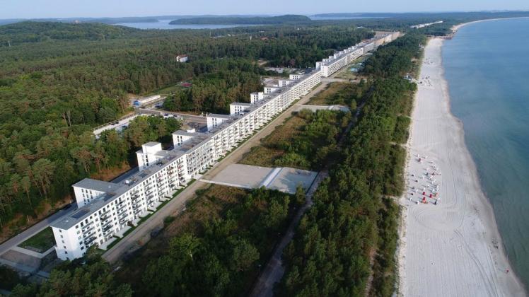 Blick auf den denkmalgeschützten ehemaligen KdF-Komplex Prora.