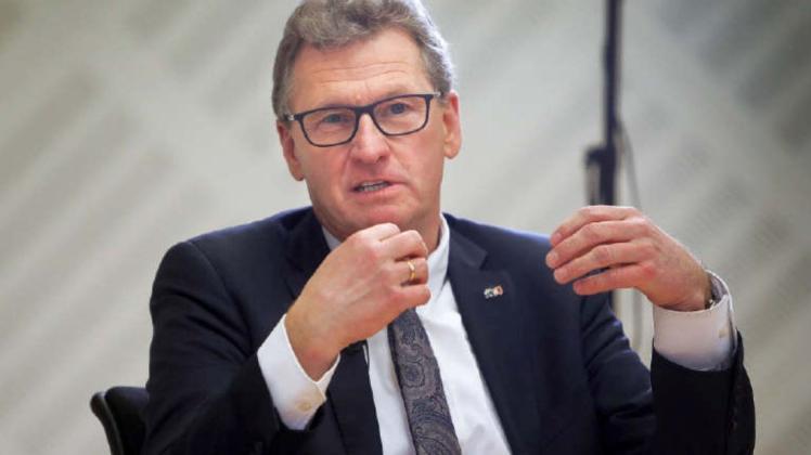 Bernd Buchholz will mit Regionalisierungsmitteln den ÖPNV im Land attraktiver machen.