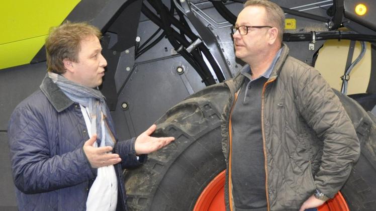 Der CDU-Bundestagsabgeordnete Sebastian Steineke kommt regelmäßig in die Prignitz, hier ist er im Gespräch mit Christof Voß, Geschäftsführer der Osters & Voß GmbH.