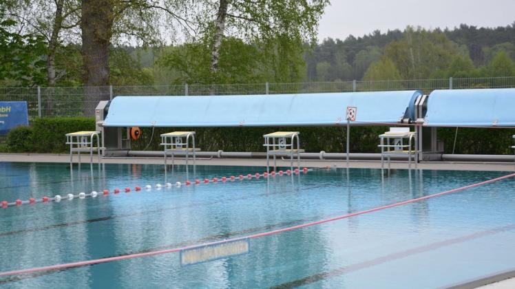 Die Startblöcke bleiben vorerst leer. Die traditionelle Eröffnung des Grabower Waldbades am 1. Mai kann coronabedingt nicht stattfinden.