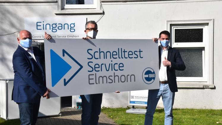 Der EMTV engagiert sich in der Krise: Vorstand Uwe Altemeier (links) und Geschäftsführer Arne Hirsch (rechts) stellen der EHS-Media mit Geschäftsführer Mike Reschke Räume im zurzeit nicht genutzten Saunabereich am Koppeldamm zur Verfügung.