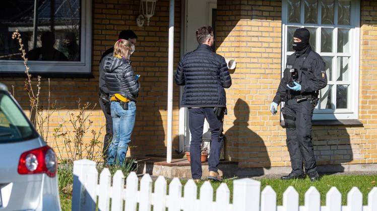 Die Polizei durchsuchte unter anderem ein Wohnhaus am Blasberg.