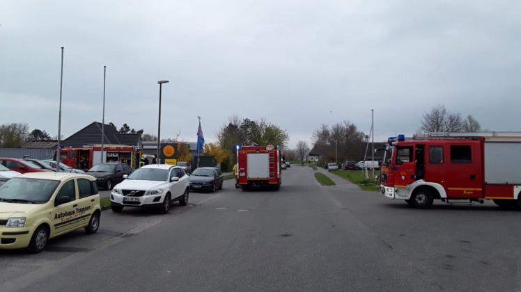 Vollalarm in Koldenbüttel und Friedrichstadt: Grund dafür war ein in Brand geratenes Fahrzeug