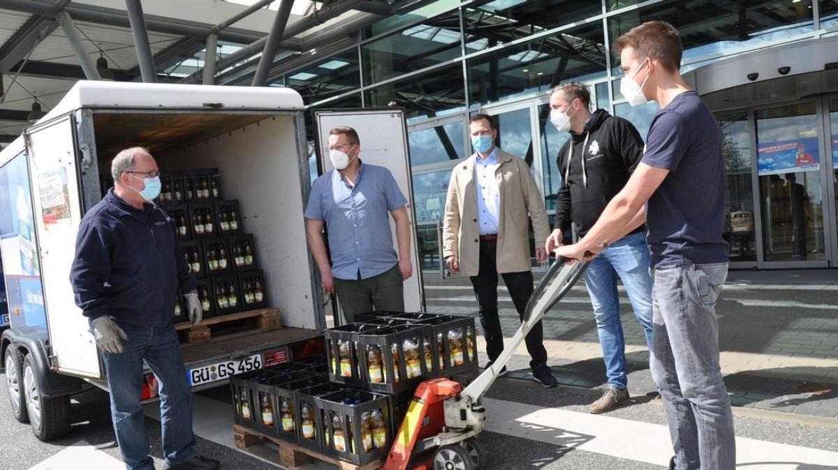 Getränkespende fürs Impfzentrum RostockLaage SVZ