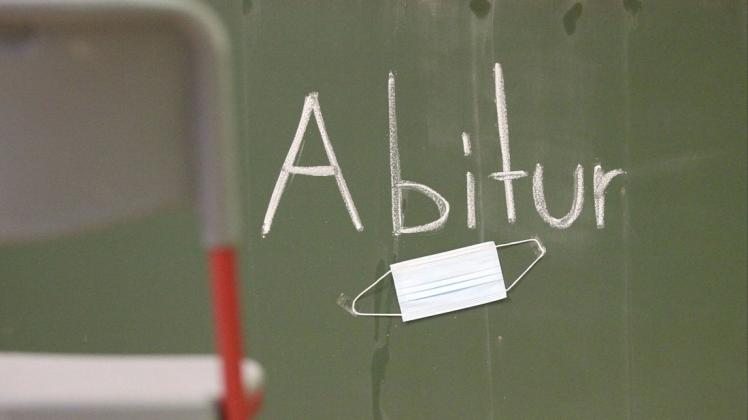 Die Abi-Prüfungen finden unter erschwerten Bedingungen statt. (Symbolfoto) Die Abi-Prüfungen finden unter erschwerten Bedingungen statt. (Symbolfoto)