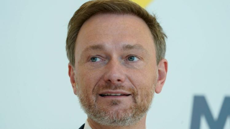Nach der nächsten Bundestagswahl könnte die FDP von Christian Lindner das Zünglein an der Waage sein. Doch der Parteichef bremst Spekulationen über ein mögliches erstes Ampelbündnis auf Bundesebene.