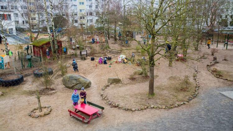 Der Kindergartenteil der Kita "Uns Lütten" mussten wegen mehrere Coronafälle geschlossen werden. Aktuell ist noch der Krippenbereich im Notbetrieb.