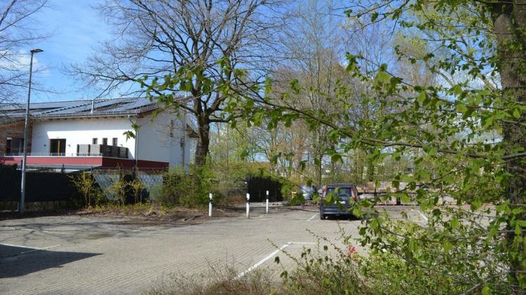 Der Parkplatz beim Saunahuus in Ganderkesee soll möglichst noch in diesem Jahr neu angelegt werden.