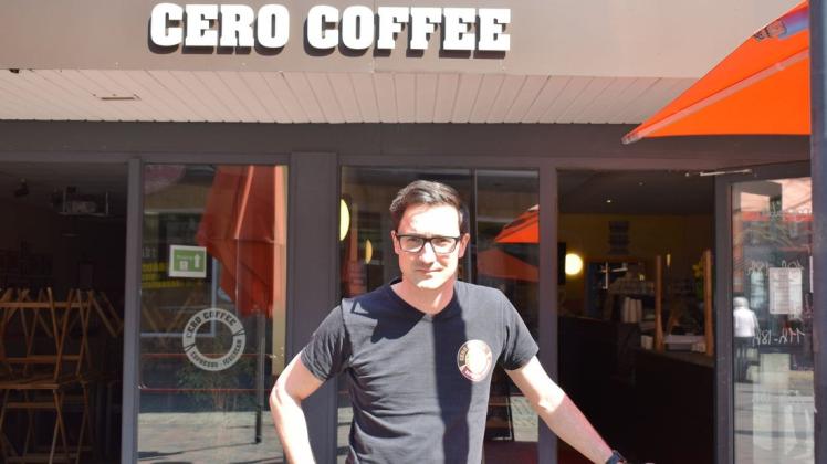 Geschäftsführer Karsten Bartsch vom Cero Coffee ist enttäuscht: Die Außengastronomie musste er wieder abbauen.