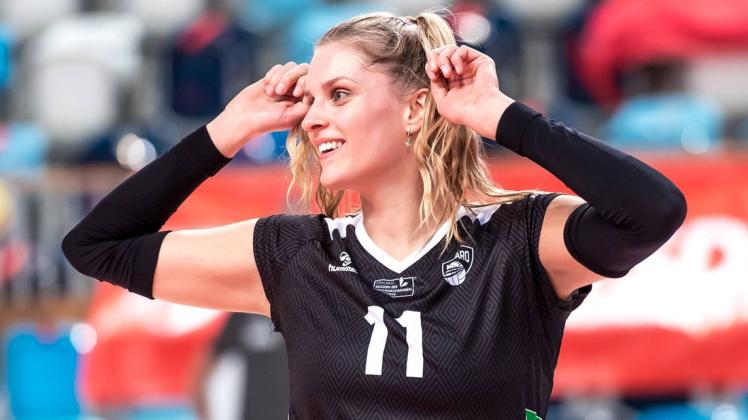 Außenangreiferin Anne Hölzig wechselt vom Bundesliga-Siebten NawaRo Straubing aus dem tiefen Süden zum amtierenden Pokal- und Supercupsieger SSC Palmberg Schwerin in den hohen Norden.