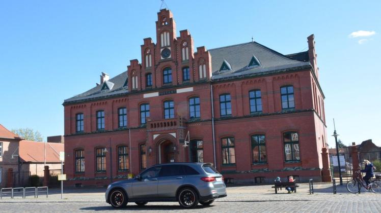 Ab Januar 2022 will der Landkreis seine Dienstleistungen nicht im Bürgerbüro in der Alten Post in Ludwigslust anbieten.