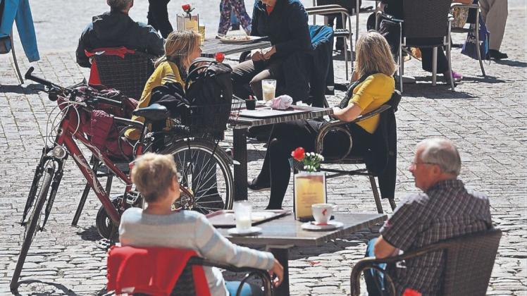 Niedersachsens Wirtschaftsminister Bernd Althusmann (CDU) will, dass Restaurants, Biergärten und Cafés ab dem 10. Mai zumindest ihre Außenbereiche unter Auflagen wieder öffnen dürfen.
