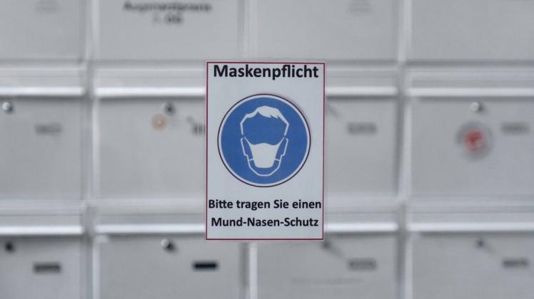 Aus Sorge vor Corona-Infektionen stellt die Deutsche Post seit Wochen in einer Sackgasse in einem Duisburger Viertel keine Sendungen mehr in die Hausbriefkästen zu.