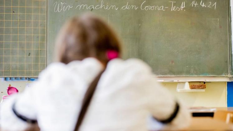 Mit den Corona-Schnelltests machen die Delmenhorster Grundschulen keine schlechten Erfahrungen.