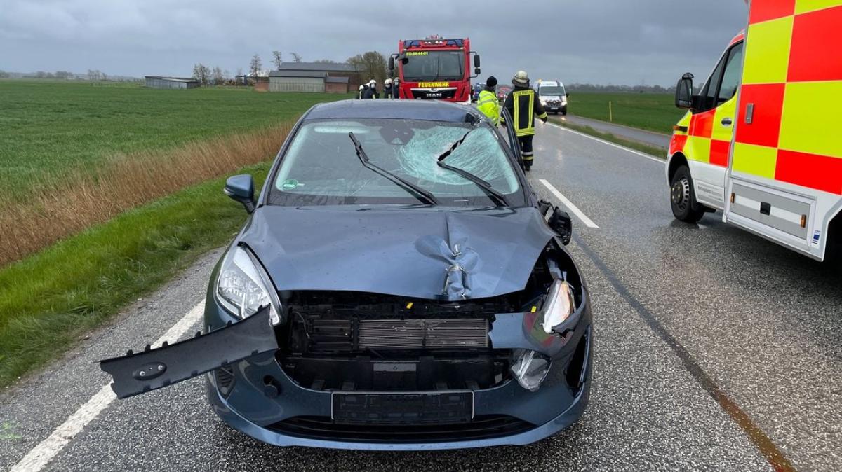 Schwerer Unfall Auf Der B5: Anhänger Löst Sich Und Rollt In | SHZ