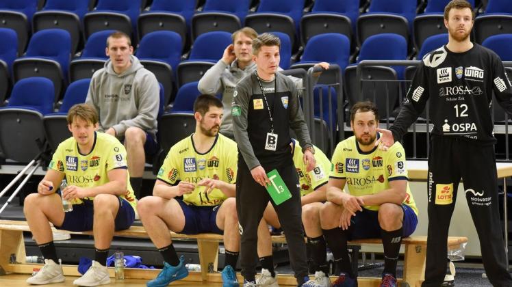 Fokus auf das letzte Spiel der Gruppenphase: Empor Coach Till Wiechers geht zusammen mit dem Team voll konzentriert in die Partie gegen Hildesheim. Fokus auf das letzte Spiel der Gruppenphase: Empor Coach Till Wiechers geht zusammen mit dem Team voll konzentriert in die Partie gegen Hildesheim.