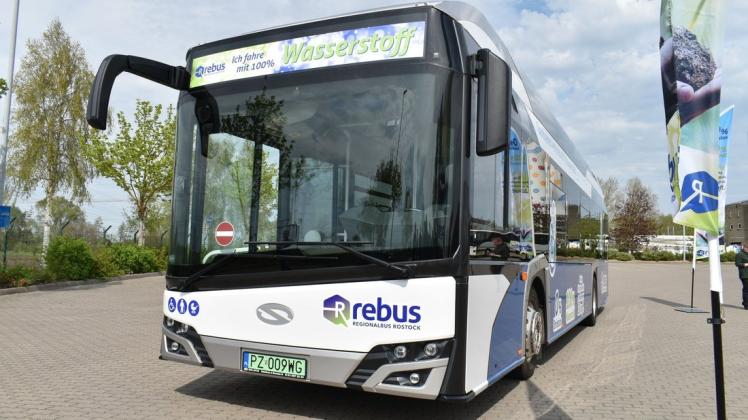 So sieht er aus – der erste, mit Wasserstoff betriebene Bus, der in dieser Woche erstmalig im Landkreis Rostock getestet wird.