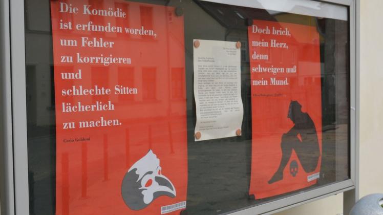 Keine Öffnungsperspektive: Mit einer eigenen Plakataktion macht das Güstrower Ernst-Barlach-Theater auf die prekäre Situation in der Theaterlandschaft aufmerksam.