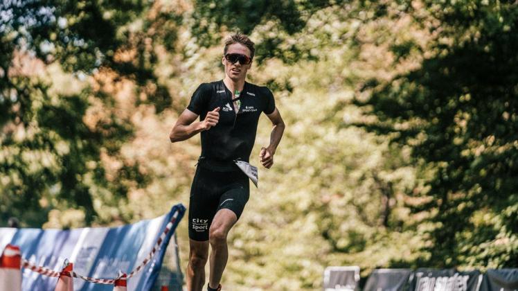 Strebt am Sonnabend beim Africa Triathlon Cup Yasmine Hammamet in Tunesien einen Platz unter den Top Ten an: Johannes Vogel vom TC FIKO Rostock Strebt am Sonnabend beim Africa Triathlon Cup Yasmine Hammamet in Tunesien einen Platz unter den Top Ten an: Johannes Vogel vom TC FIKO Rostock