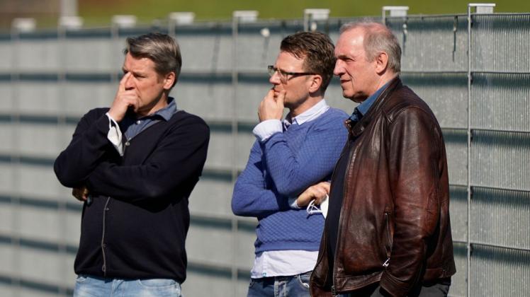 Blicken Ronald Maul (links), Rico Schmitt (Mitte) und Heiner Beckmann in eine gemeinsame Zukunft beim SV Meppen?