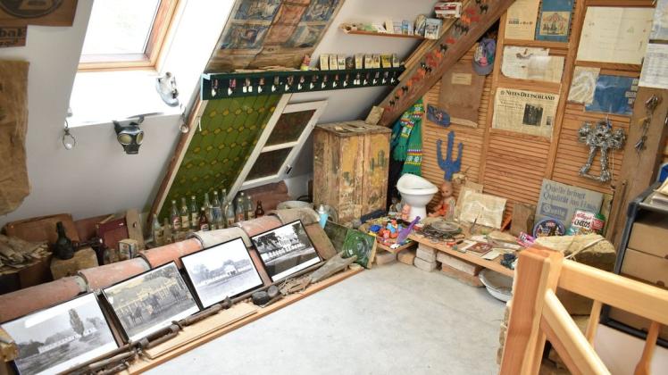Zahllose Sachzeugen wurden im Gutshaus gefunden und sind nun im Pogge-Museum in Roggow ausgestellt.