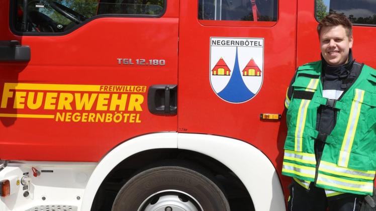 Niklas Hübner, Gruppenführer und Pressesprecher der Freiwilligen Feuerwehr Negernbötel, hält wie seine Kameraden nichts von der Umbenennung seines Heimatorts.