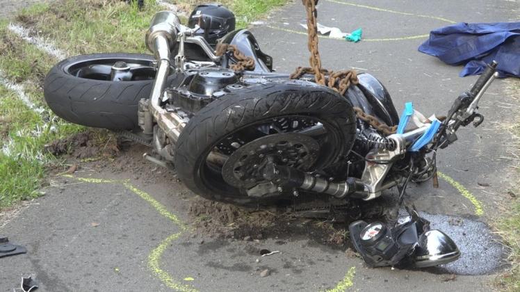 Eingeleitete Reanimationsmaßnahmen blieben bei dem 51-jährigen Motorradfahrer ohne Erfolg.