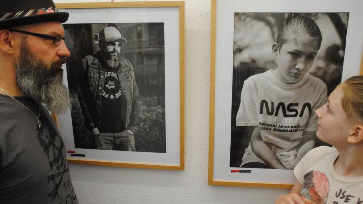 Auch ihren Mann Nico und ihren Sohn Viggo hat Anne Knoke für ihr Fotoprojekt „Faces of Corona“ porträtiert.