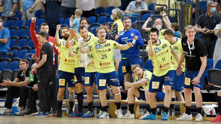 Auf einen kollektiven Jubel hoffen die Handballer des HC Empor Rostock am Sonnabend in Potsdam, denn dann hätten die Ostseestädter im dritten Anlauf endlich den Zweitliga-Aufstieg perfekt gemacht.