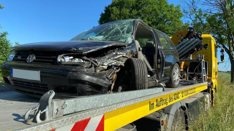 Auch der Fahrer dieses Wagens wurde bei dem Unfall zwischen Stöllnitz und Alt Steinbeck verletzt.