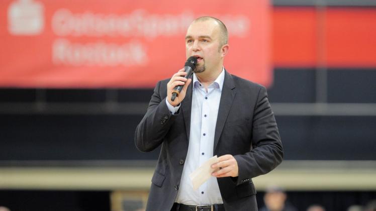 André Jürgens ist Gründungsmitglied und Vorsitzender des ehemaligen EBC Rostock. Der Verein hat den Namen seiner Profi-Mannschaft angenommen: Rostock Seawolves