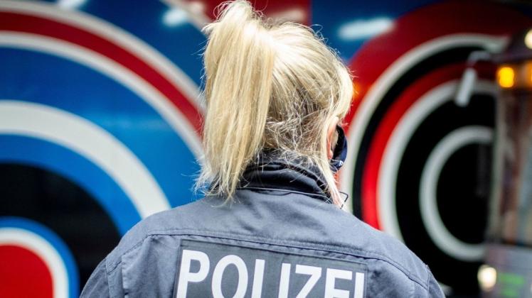 Polizeibeamte werden am Wochenende unter anderem im Bremer Viertel und an der Schlachte unterwegs sein. (Symbolfoto)