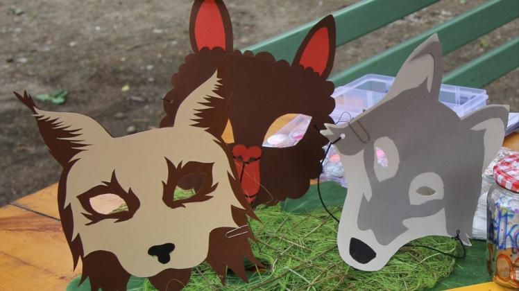 Beim „Maskenball“ können sich die Ferienkinder im Güstrower Wildpark tierische Masken basteln.