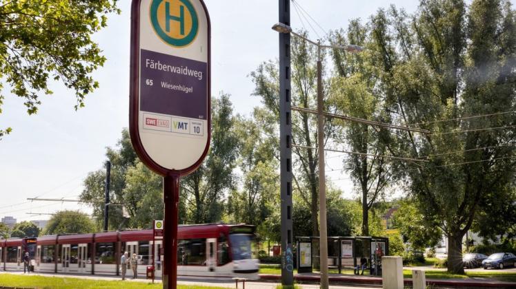 Der Verdächtige, der an dieser Erfurter Straßenbahnhaltestelle zwei Menschen angegriffen hatte, wurde in die Psychiatrie überwiesen.