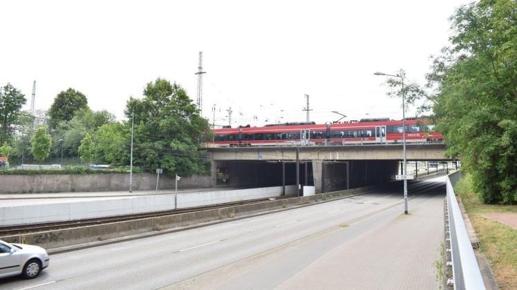Schon im Oktober sollen erste Bauarbeiten an der Brücke am Goetheplatz starten. Ab 2022 wird es dann richtig eng für Autofahrer. Schon im Oktober sollen erste Bauarbeiten an der Brücke am Goetheplatz starten. Ab 2022 wird es dann richtig eng für Autofahrer.