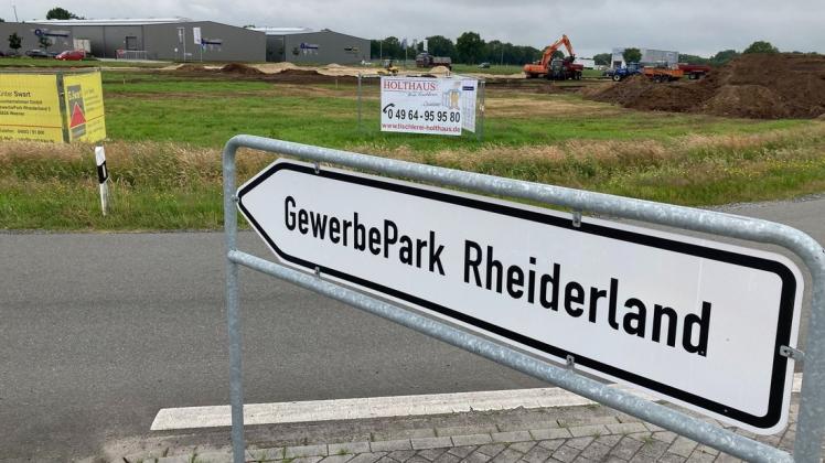 Der Abschied aus Brual rückt näher: Im Gewerbepark Rheiderland hat die Tischlerei Holthaus mit den Arbeiten für die Neuansiedlung begonnen.