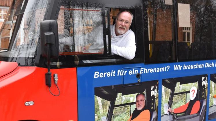 Günter Prüß, Vorsitzender des Ganderkeseer Bürgerbus-Vereins, muss derzeit mit einigen Einschränkungen auf den Strecken umgehen.
