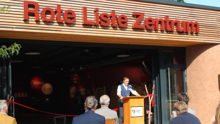 Zur feierlichen Eröffnung des Rote-Liste-Zentrums konnte Zoodirektor Dr. Tim Schikora zahlreiche Gäste aus Politik, Gesellschaft und von Fachverbänden im Schweriner Zoo begrüßen.