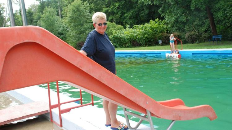 Angela Pank ist seit 2004 die Bademeisterin im Putlitzer Freibad.