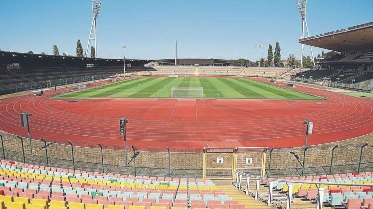 Wird zur neuen Drittliga-Heimat der Viktoria: das Stadion im Friedrich-Ludwig-Jahn-Sportpark.