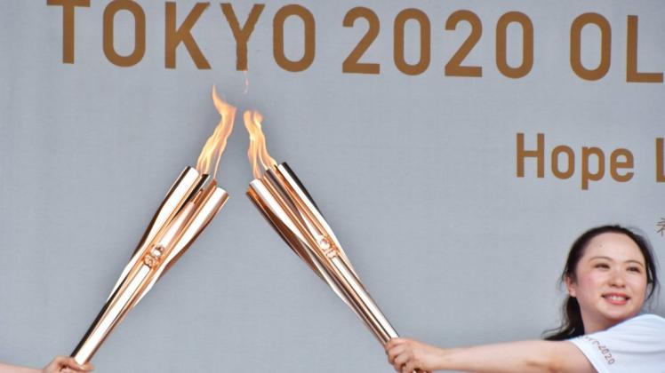 Seit Monaten wird das Olympische Feuer von Sportlern durch Japan getragen. Mittlerweile ist es in Tokio angelangt. (Archivbild)