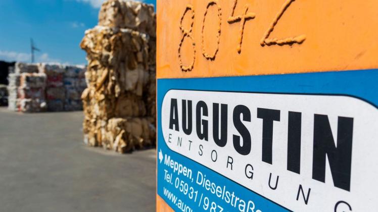 Bei Augustin Entsorgung in Meppen wird im Sommer mehr Abfall gelagert. Das hängt mit den geringeren Kapazitäten in Verwertungsanlagen zusammen. Die Gefahr von Bränden steigt dadurch.