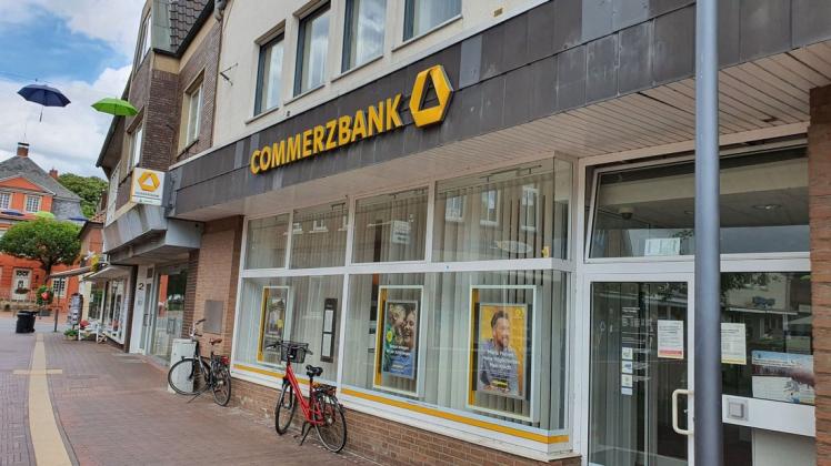 Die bundesweite Neustrukturierung der Commerzbank soll im Oktober 2021 beginnen. Die bundesweite Neustrukturierung der Commerzbank soll im Oktober 2021 beginnen.