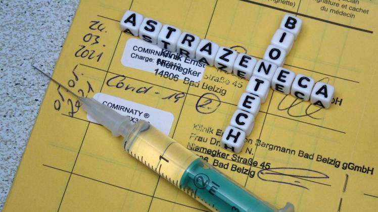 AstraZeneca und Biontech: Die Stiko empfiehlt die Kreuzimpfung. Die Impfzentren können das aber nicht direkt umsetzen.